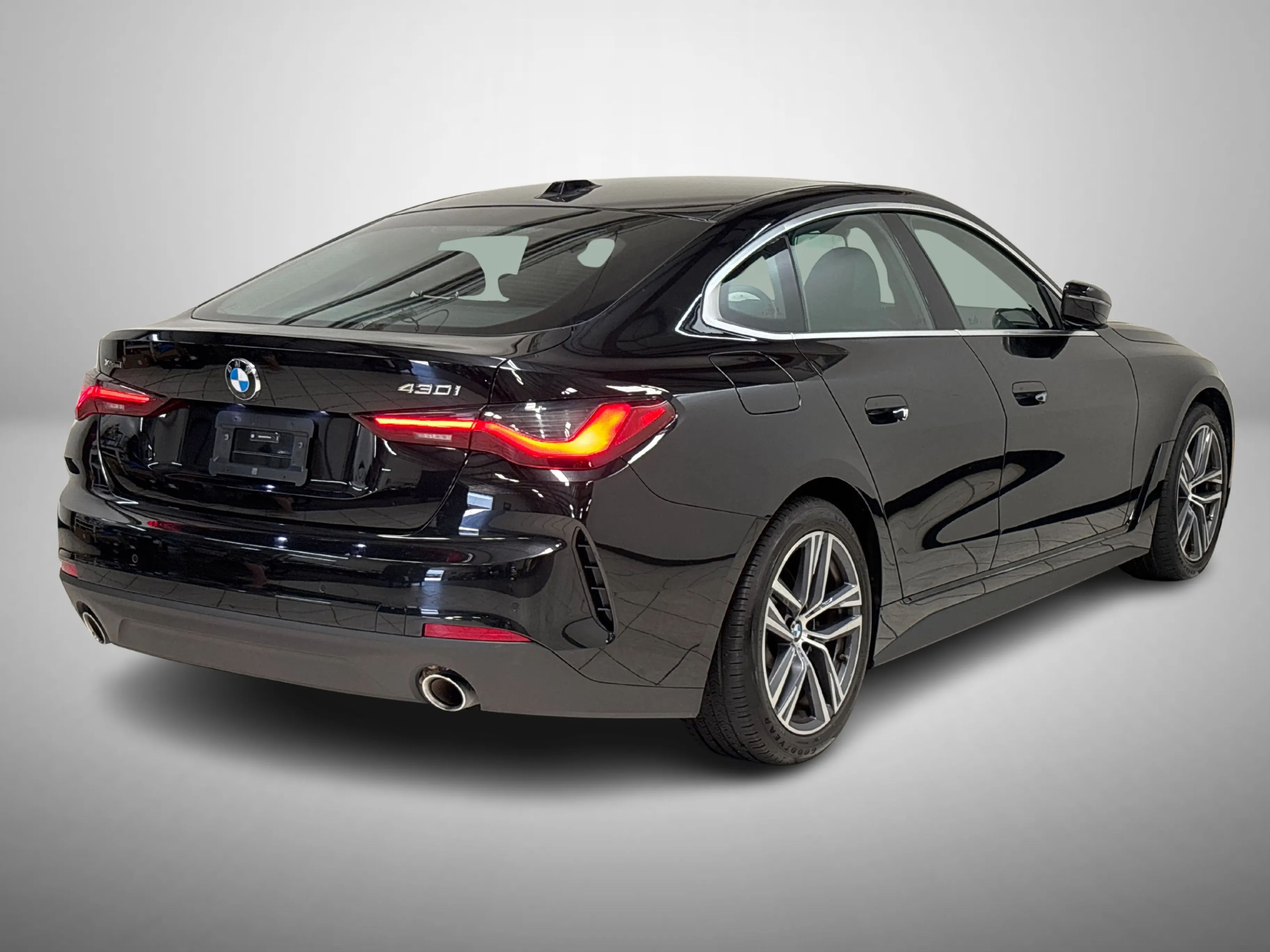 BLACK, 2024 BMW 430I XDRIVE/PREMIUM PKG/HEADS UP DISPLAY/ACTIVE DRIVING ASSIST Thumnail Image 4