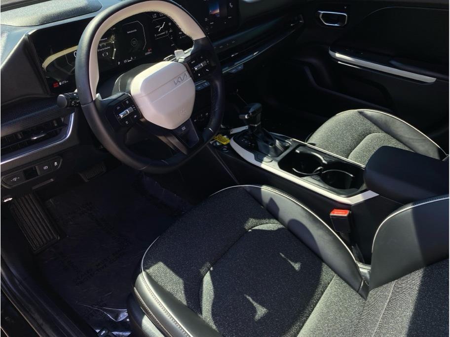 BLACK, 2025 KIA K4 Image 7