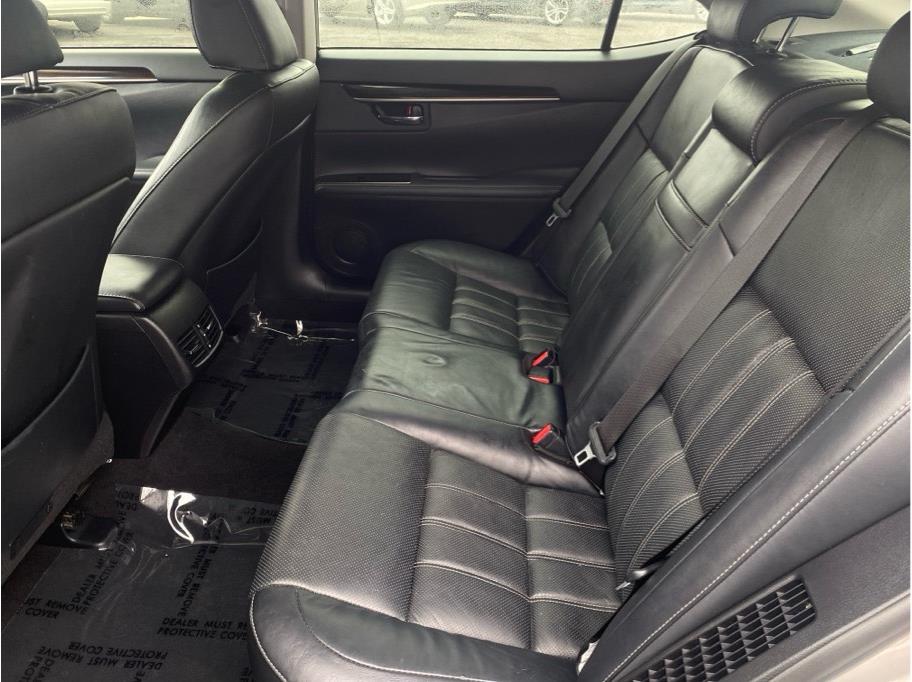 SILVER, 2018 LEXUS ES Image 8
