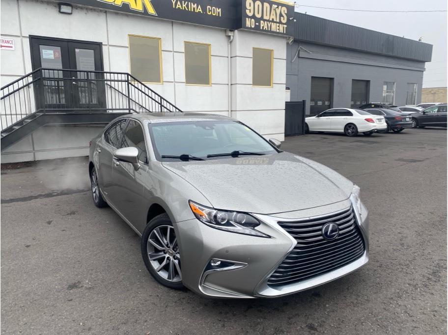 SILVER, 2018 LEXUS ES Image 3