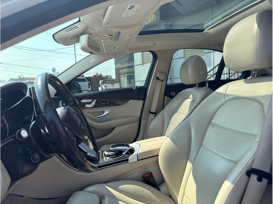WHITE, 2017 MERCEDES-BENZ C-CLASS Image 10
