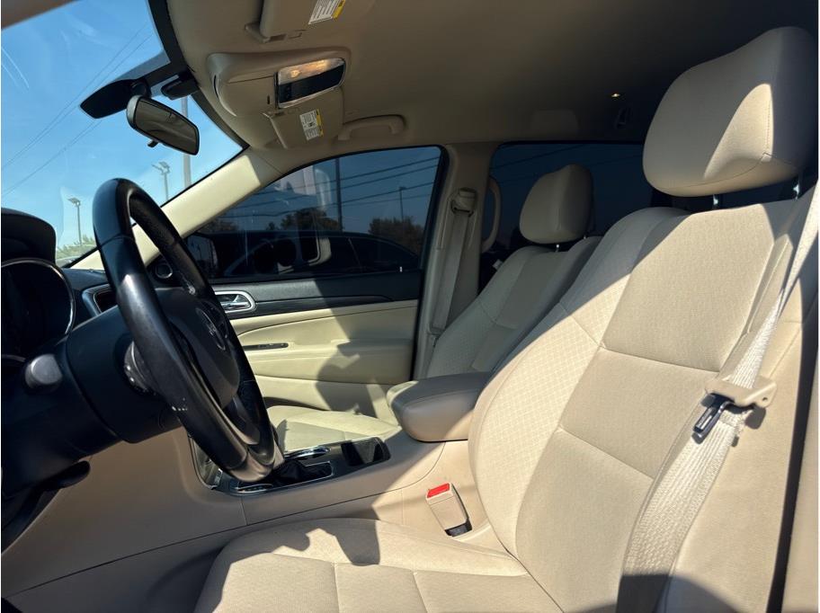 WHITE, 2020 JEEP GRAND CHEROKEE Image 10