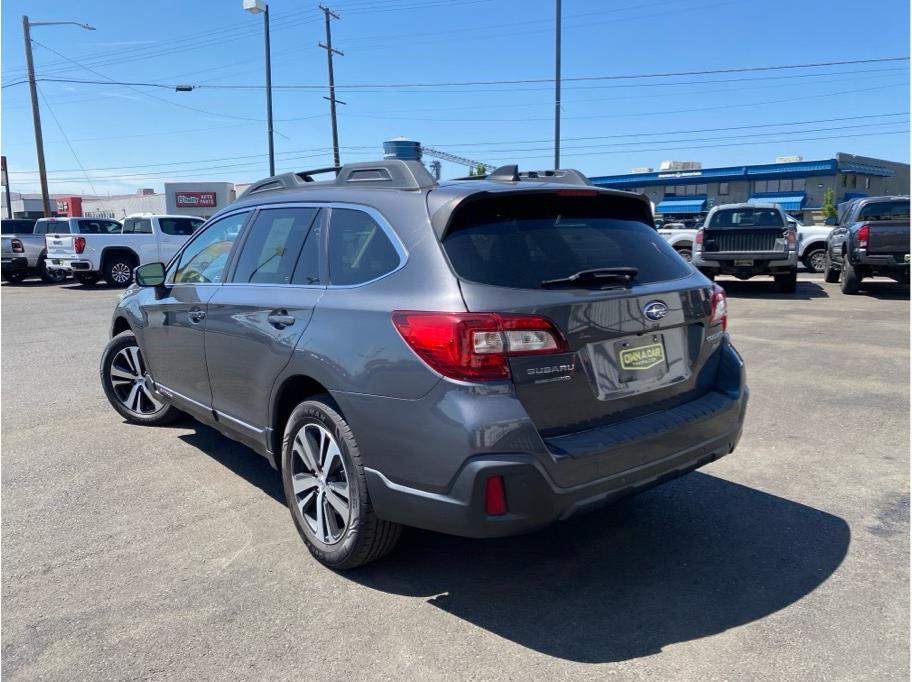 GRAY, 2019 SUBARU OUTBACK Image 4