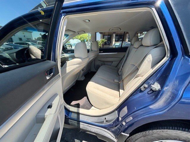 BLUE, 2010 SUBARU OUTBACK Image 17