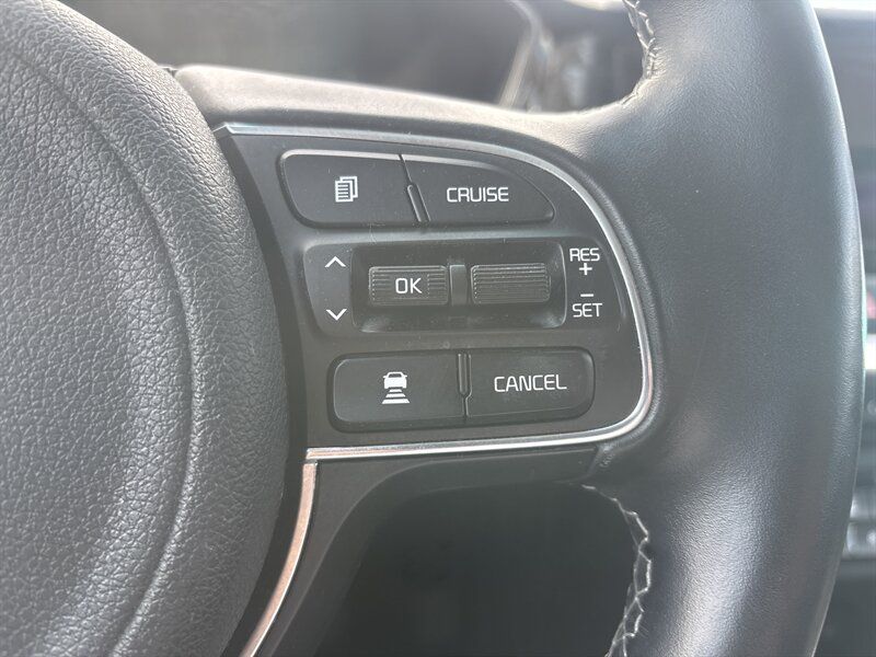 WHITE, 2020 KIA NIRO Thumnail Image 25