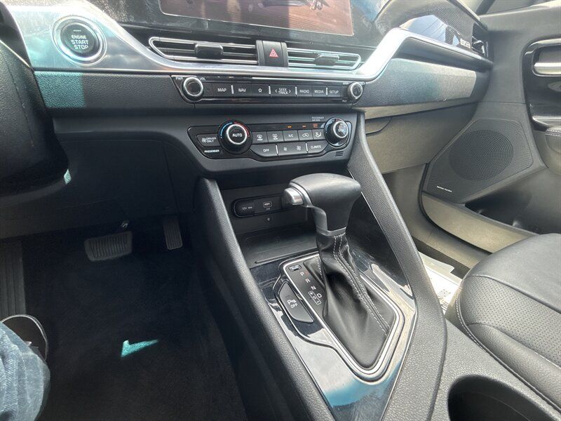 WHITE, 2020 KIA NIRO Thumnail Image 26