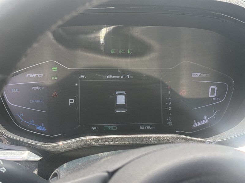 WHITE, 2020 KIA NIRO Thumnail Image 30