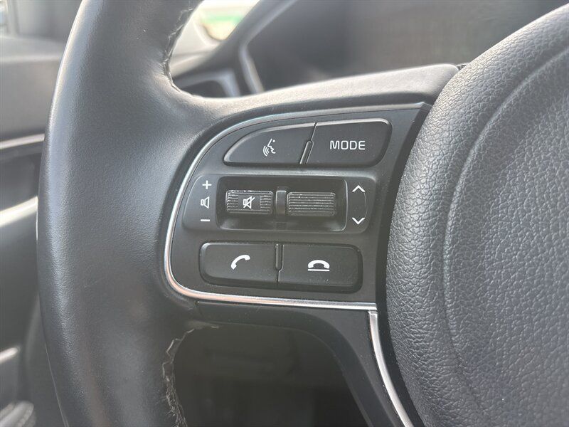 WHITE, 2020 KIA NIRO Thumnail Image 24