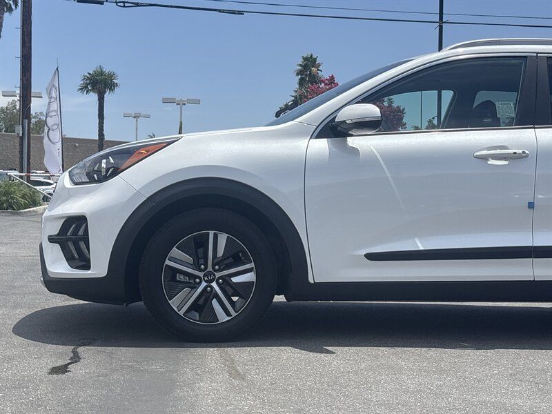 WHITE, 2020 KIA NIRO Thumnail Image 3