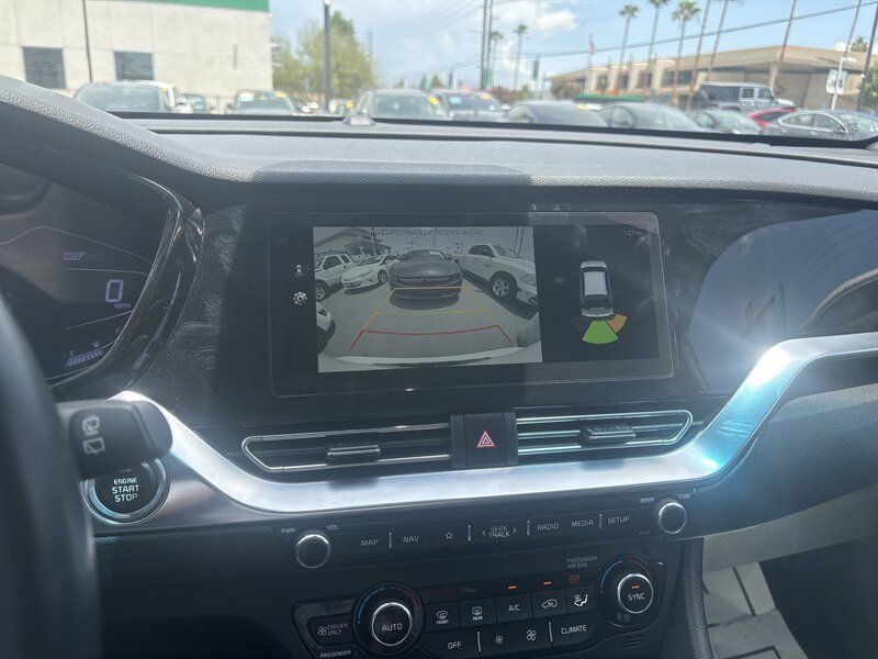 WHITE, 2020 KIA NIRO Thumnail Image 28