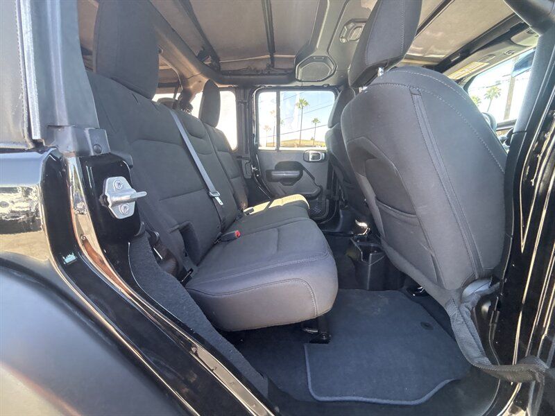 BLACK, 2018 JEEP WRANGLER UNLIMITED Thumnail Image 9