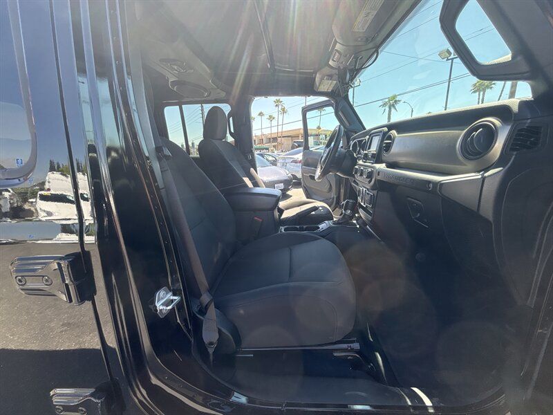 BLACK, 2018 JEEP WRANGLER UNLIMITED Image 10