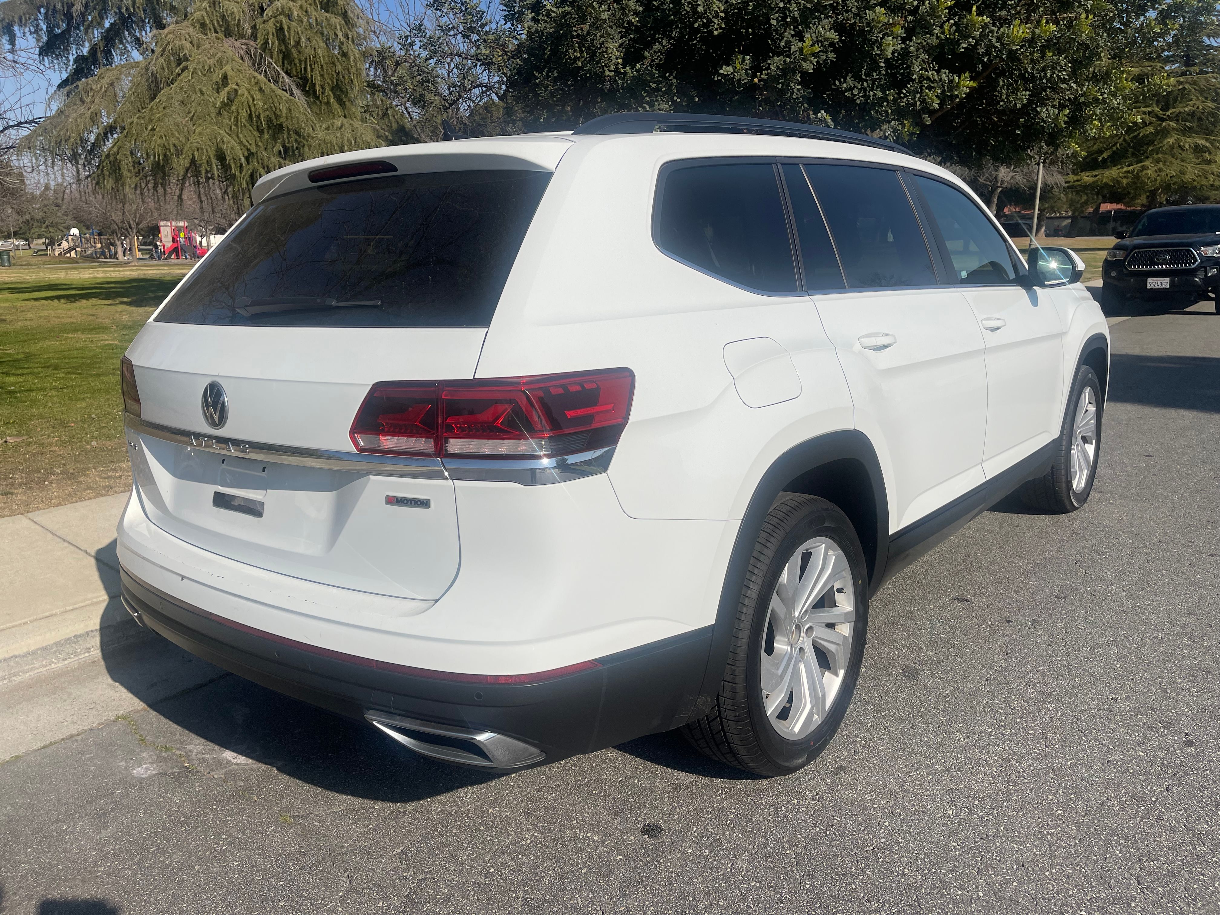 2021 VOLKSWAGEN ATLAS Thumnail Image 2