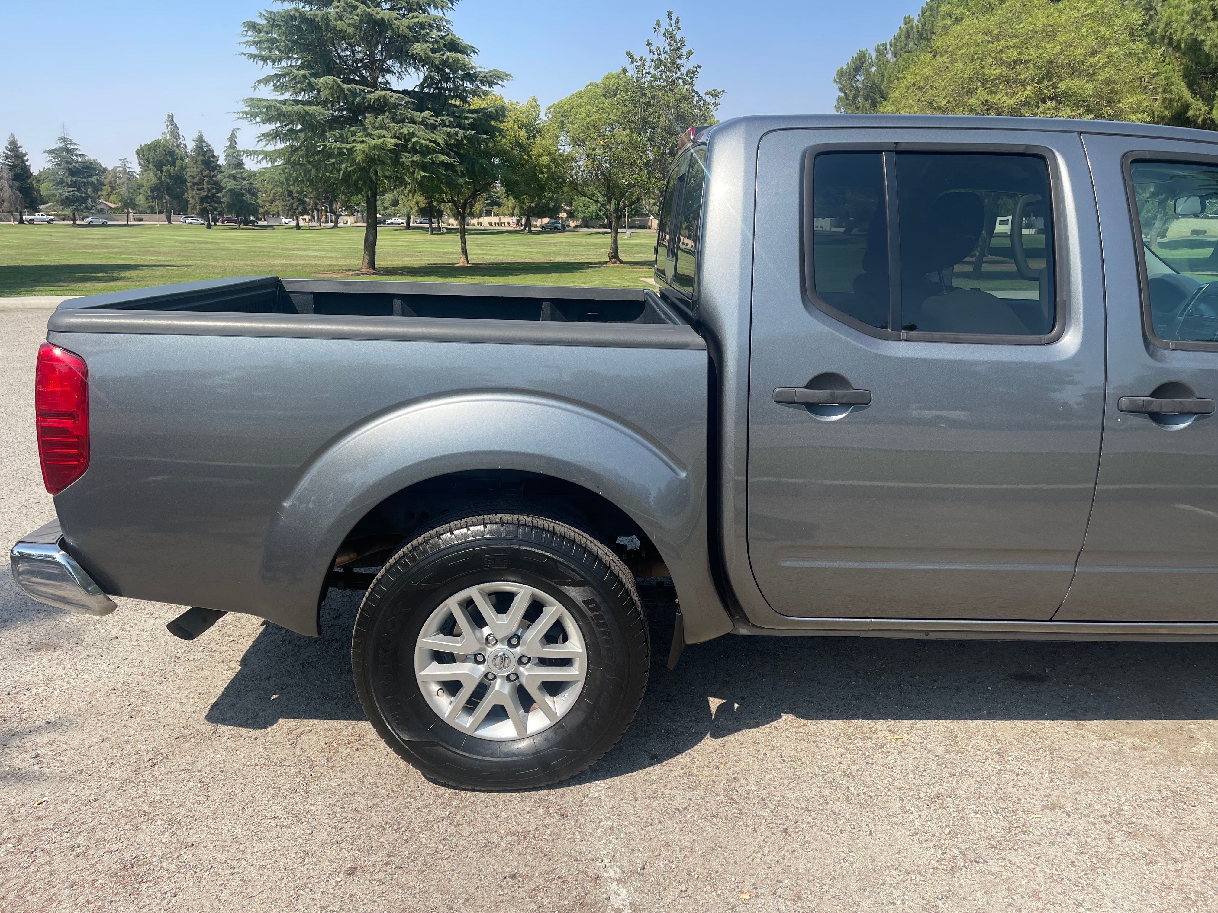 N / A, 2017 NISSAN FRONTIER CREW CAB Thumnail Image 6