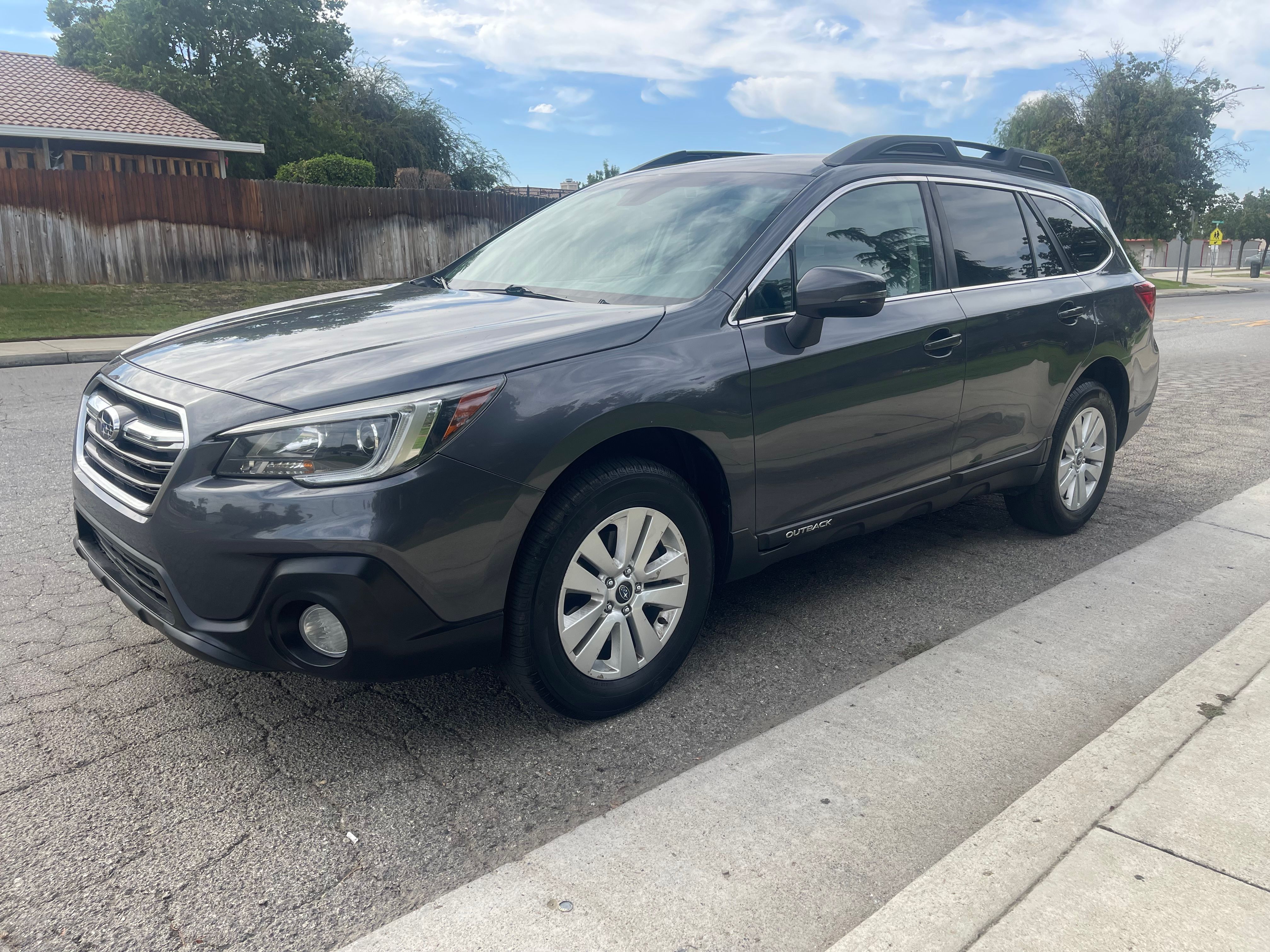 N / A, 2018 SUBARU OUTBACK Image 3