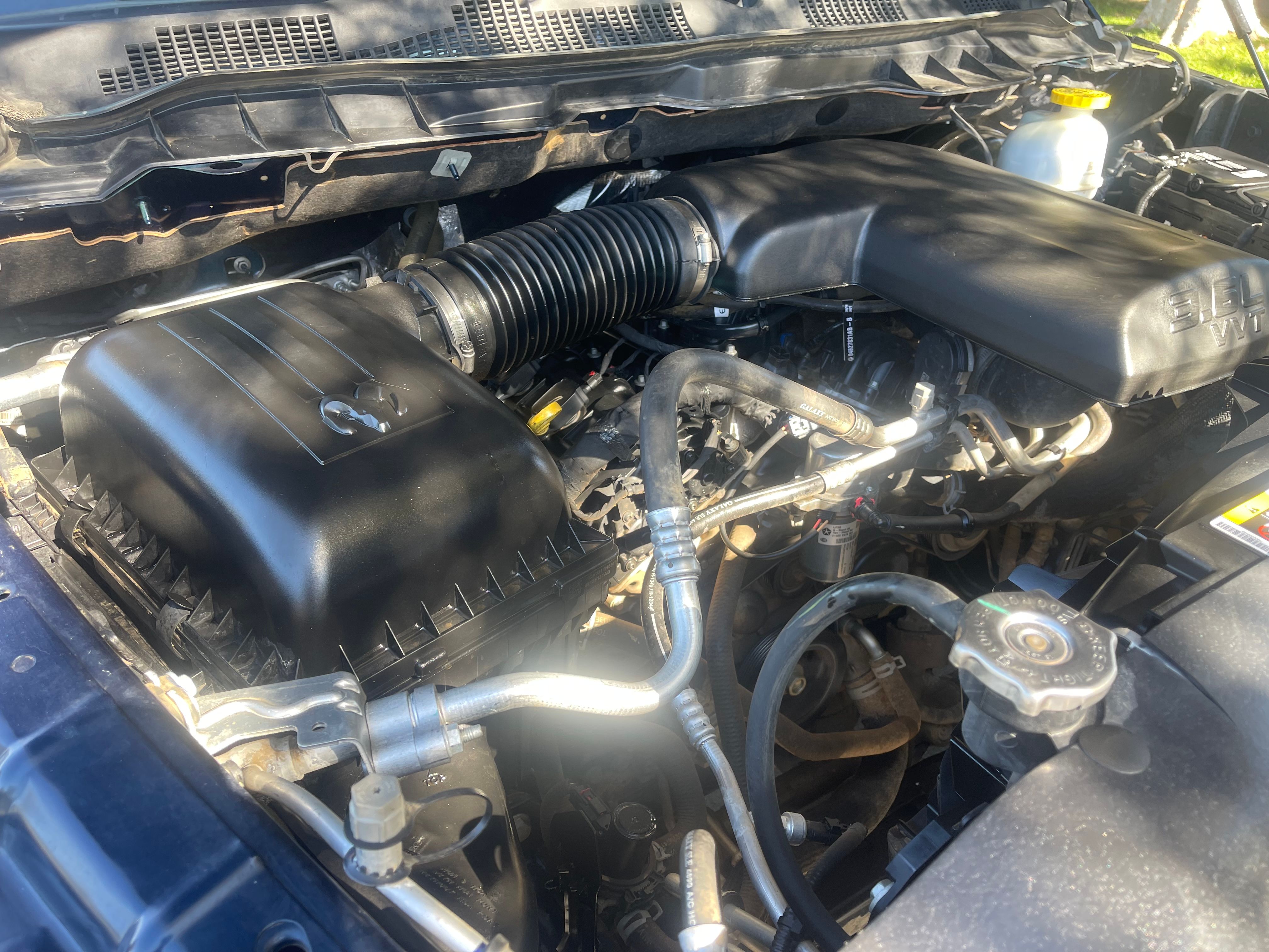 N / A, 2021 RAM 1500 CLASSIC CREW CAB Thumnail Image 13