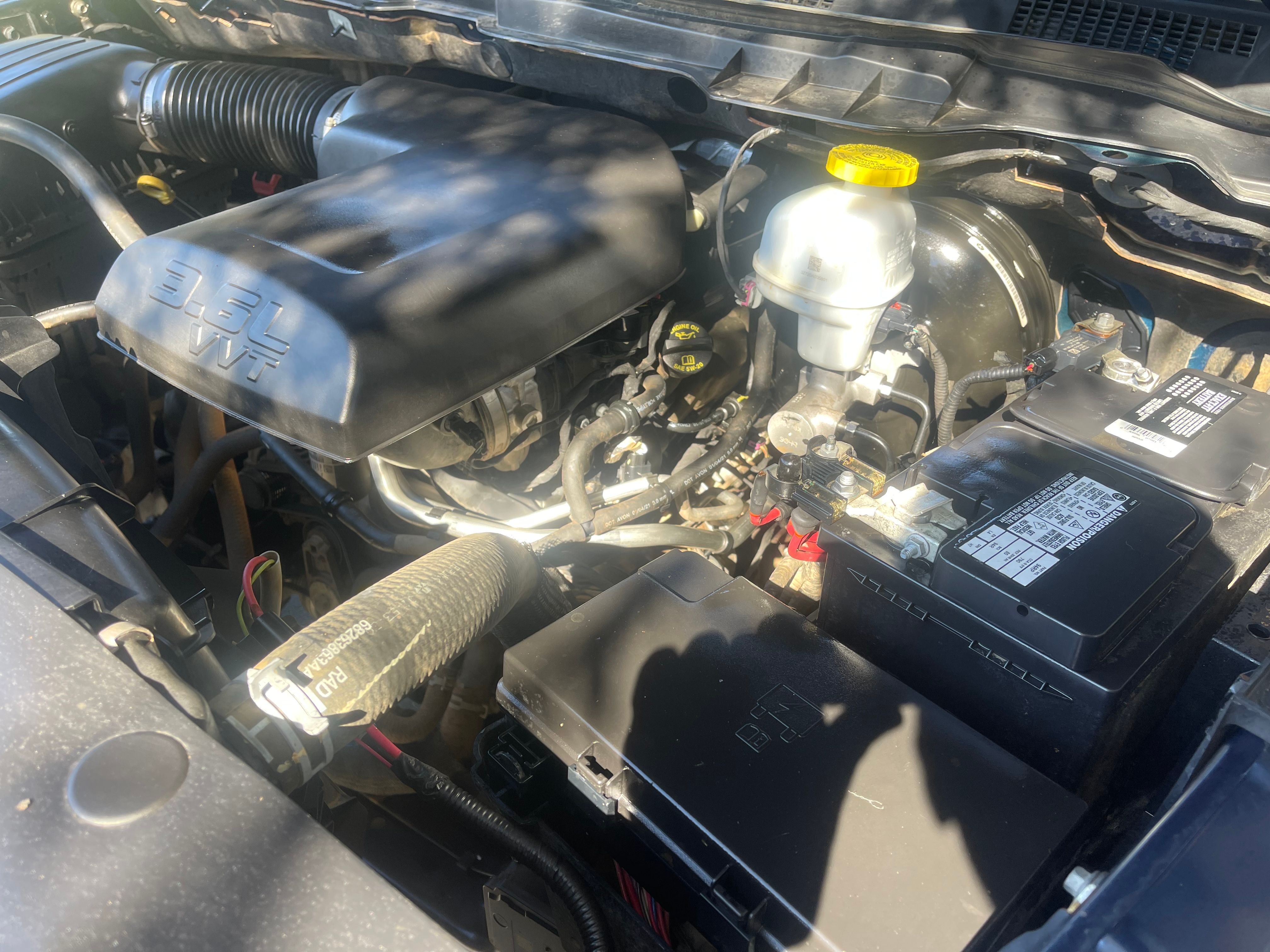 N / A, 2021 RAM 1500 CLASSIC CREW CAB Image 14