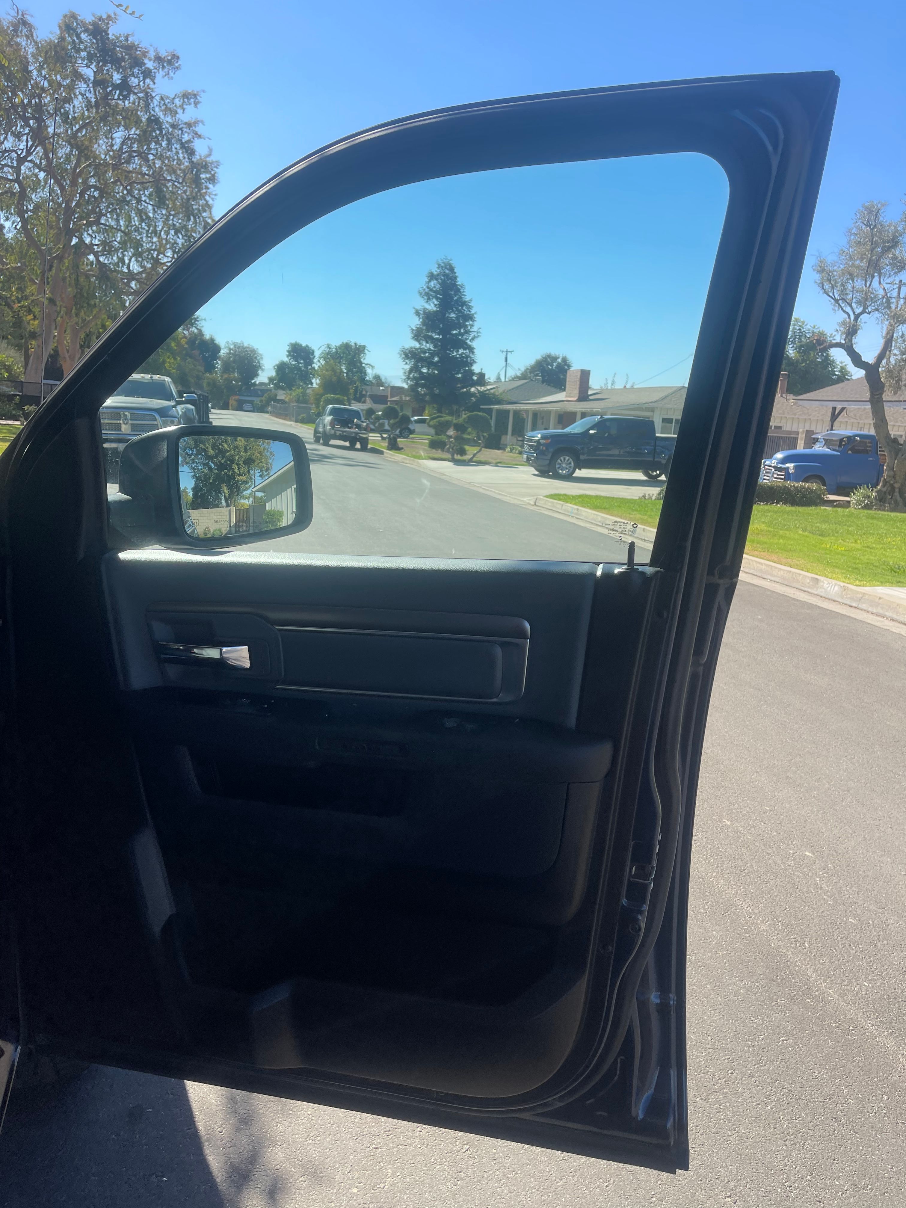 N / A, 2021 RAM 1500 CLASSIC CREW CAB Thumnail Image 23