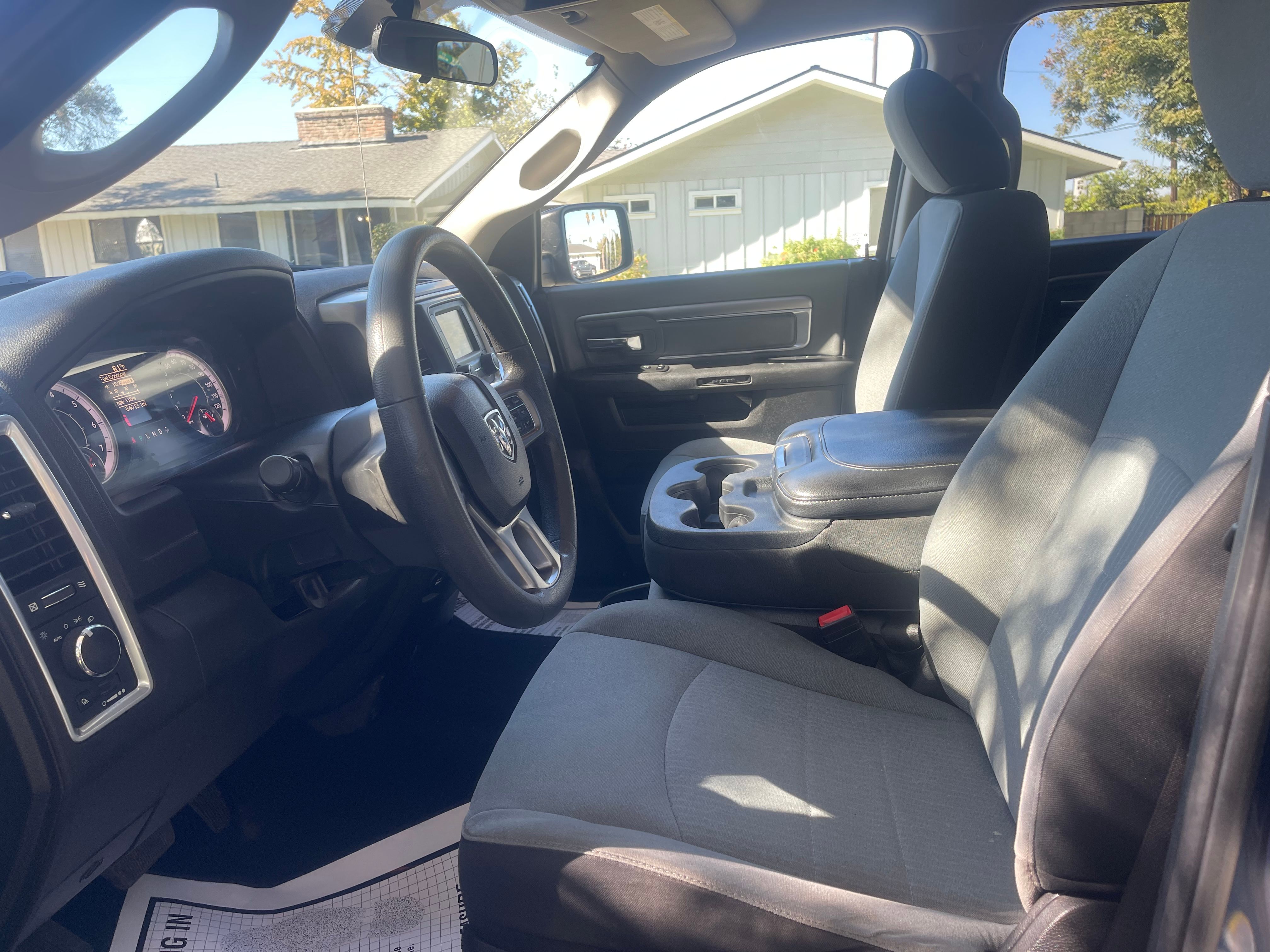 N / A, 2021 RAM 1500 CLASSIC CREW CAB Thumnail Image 25