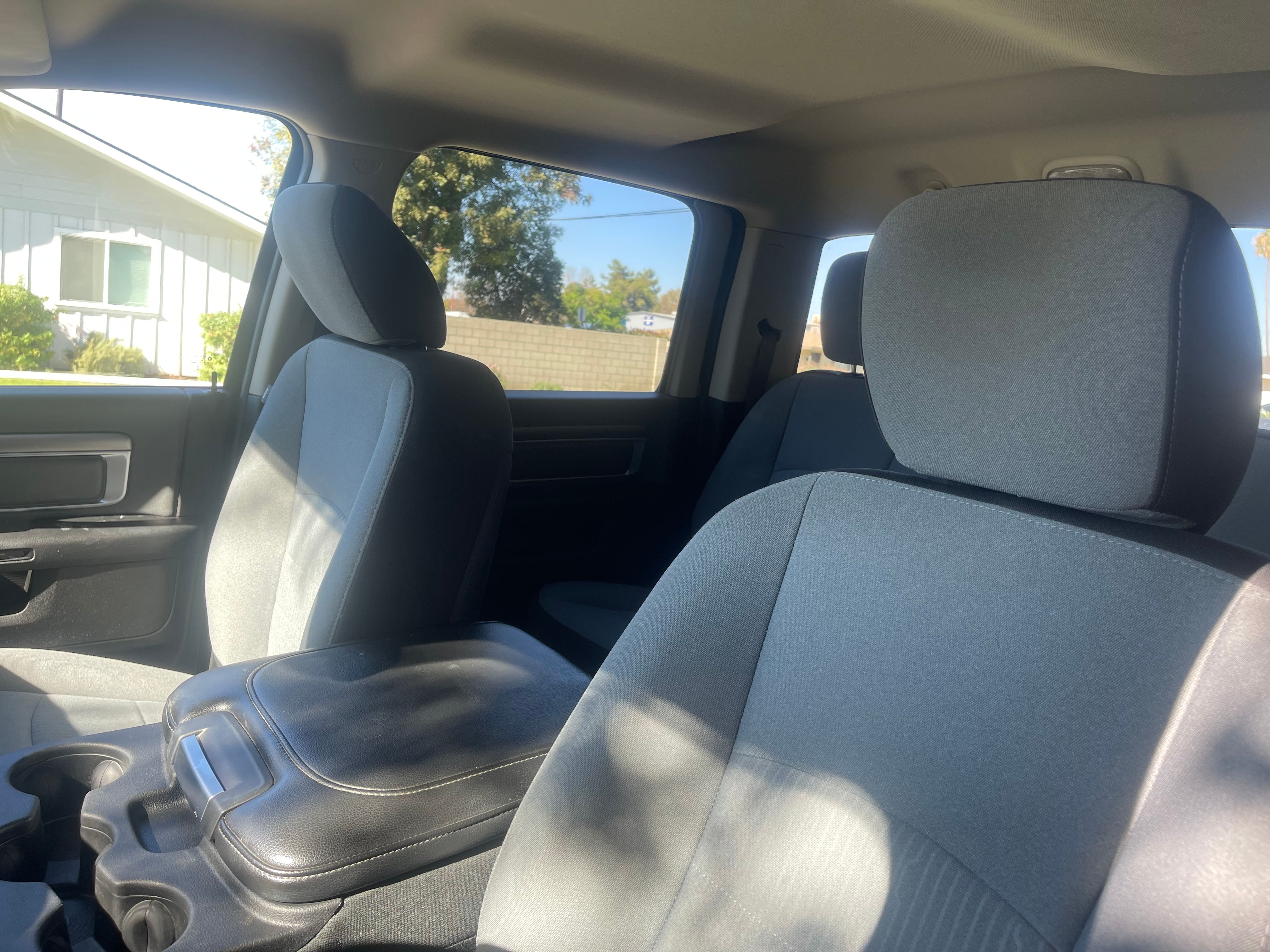N / A, 2021 RAM 1500 CLASSIC CREW CAB Thumnail Image 28