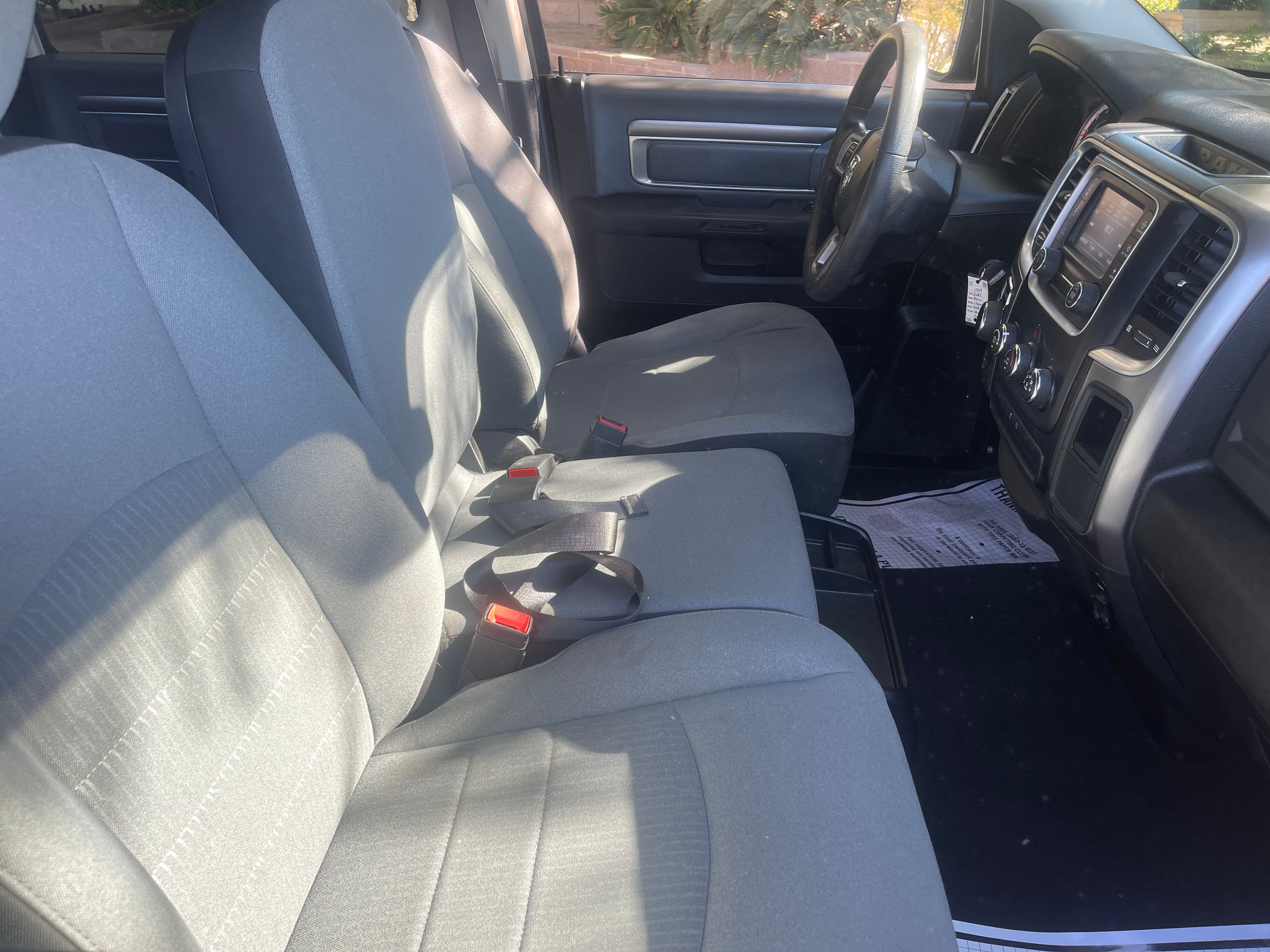 N / A, 2021 RAM 1500 CLASSIC CREW CAB Thumnail Image 32