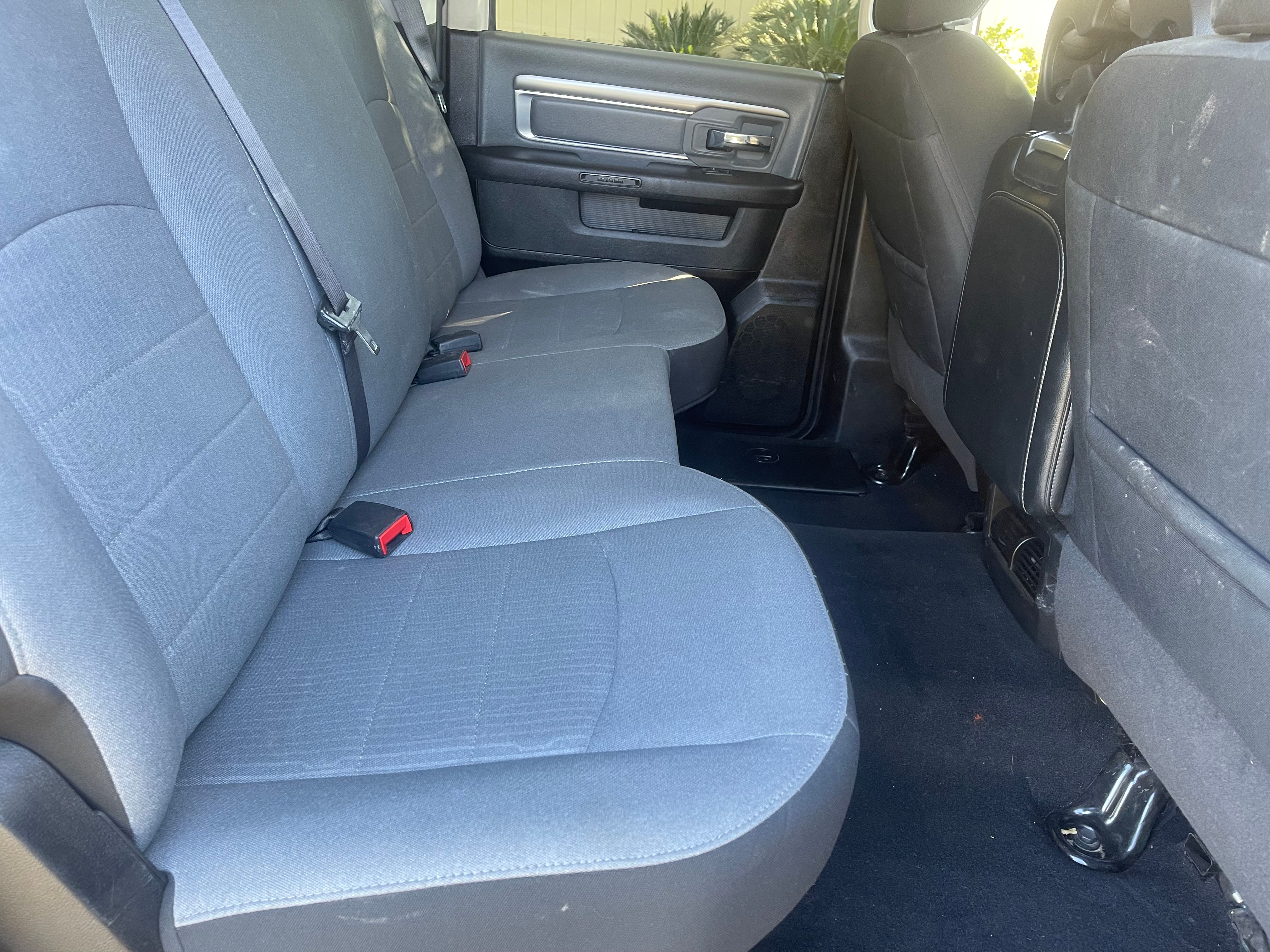 N / A, 2021 RAM 1500 CLASSIC CREW CAB Image 35