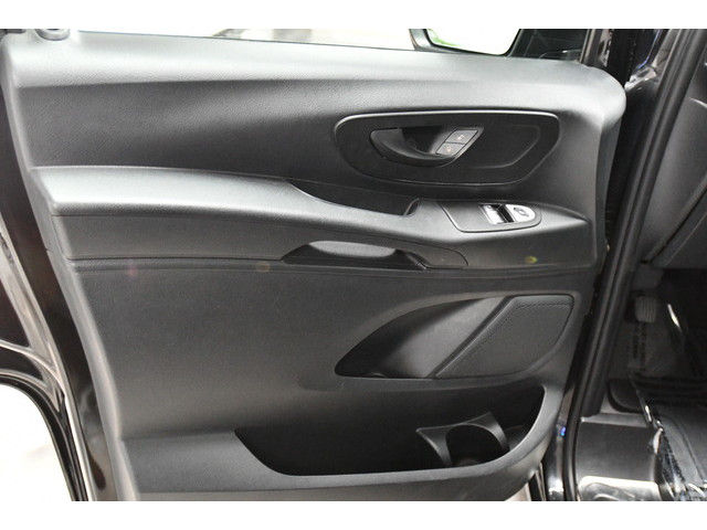 BLACK, 2017 MERCEDES-BENZ MINI-VAN Thumnail Image 40