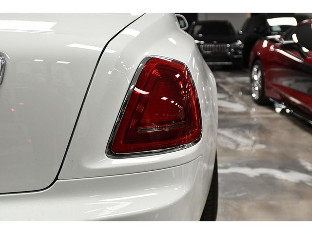 WHITE, 2020 ROLLS-ROYCE GHOST SERIES II Thumnail Image 11