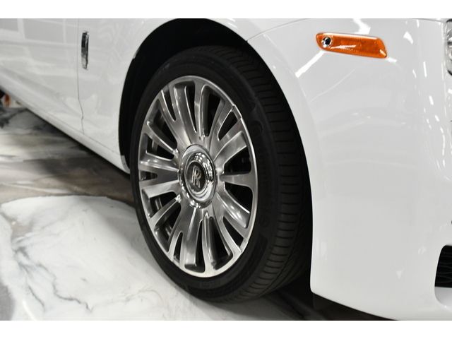 WHITE, 2020 ROLLS-ROYCE GHOST SERIES II Thumnail Image 28
