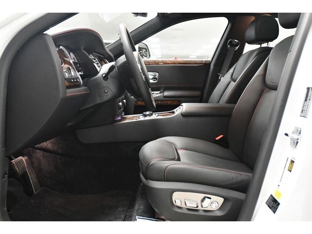 WHITE, 2020 ROLLS-ROYCE GHOST SERIES II Thumnail Image 42