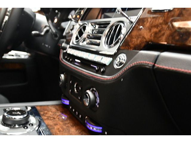 WHITE, 2020 ROLLS-ROYCE GHOST SERIES II Thumnail Image 98