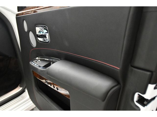 WHITE, 2020 ROLLS-ROYCE GHOST SERIES II Thumnail Image 103