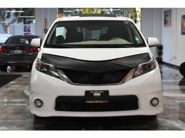 WHITE, 2013 TOYOTA SIENNA Thumnail Image 2