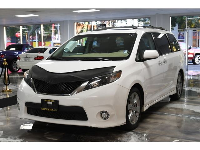 WHITE, 2013 TOYOTA SIENNA Thumnail Image 3