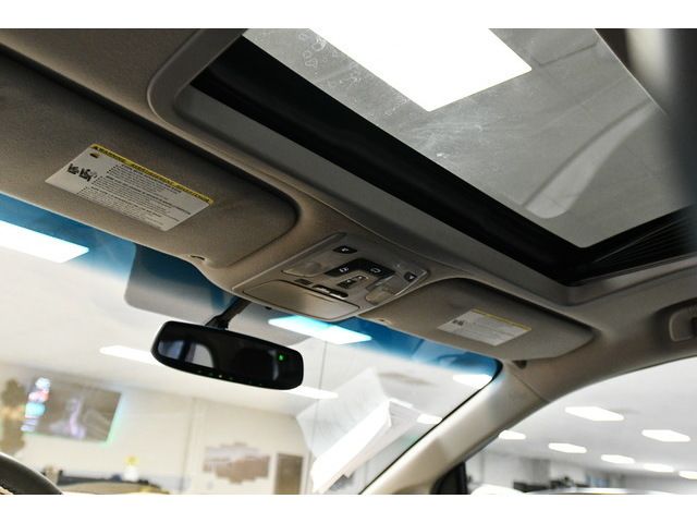 WHITE, 2013 TOYOTA SIENNA Thumnail Image 26