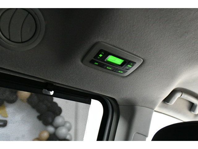 WHITE, 2013 TOYOTA SIENNA Thumnail Image 30