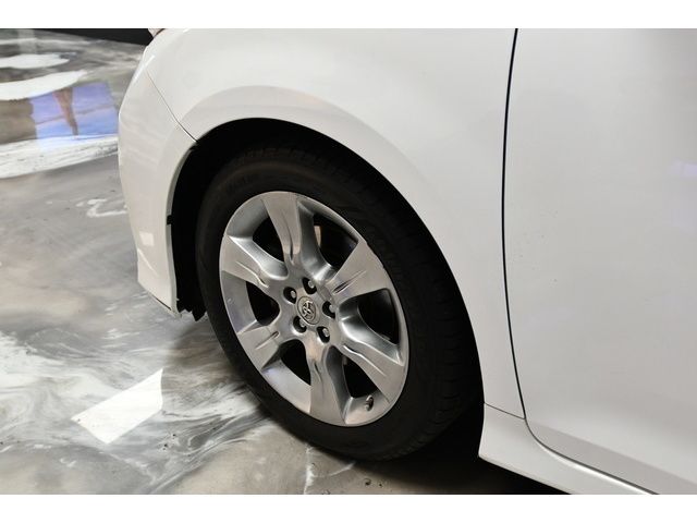 WHITE, 2013 TOYOTA SIENNA Thumnail Image 34