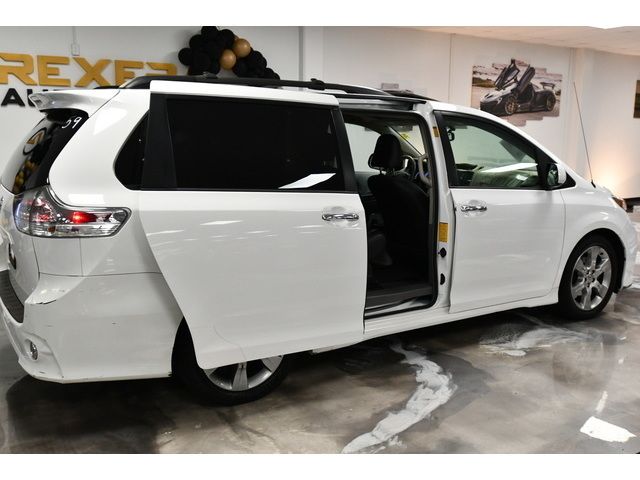 WHITE, 2013 TOYOTA SIENNA Thumnail Image 43