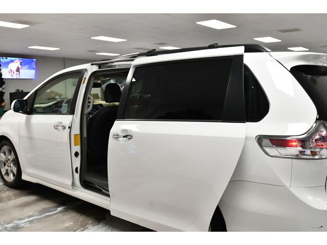 WHITE, 2013 TOYOTA SIENNA Thumnail Image 44