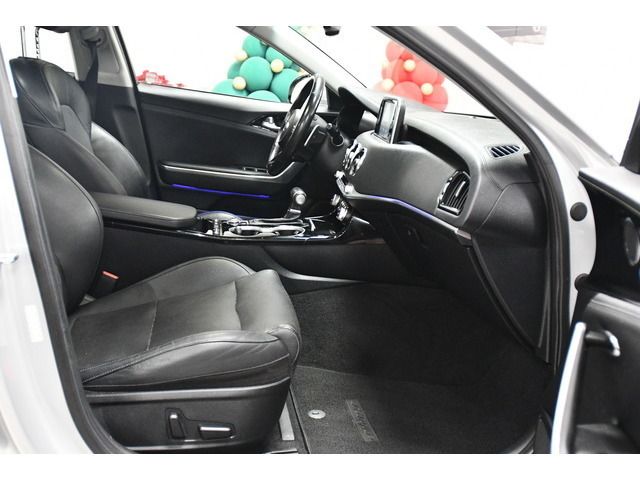 SILVER, 2018 KIA STINGER Thumnail Image 58
