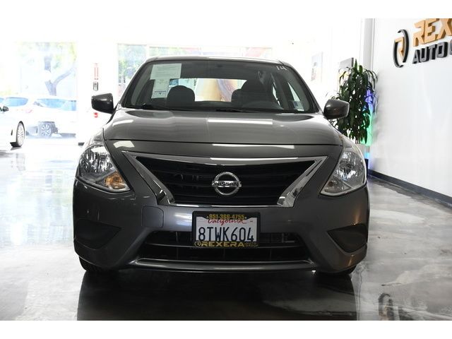 GRAY, 2018 NISSAN VERSA Thumnail Image 2