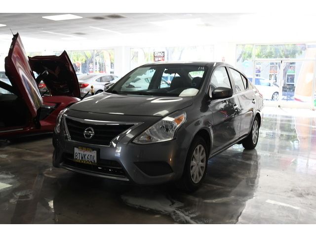 GRAY, 2018 NISSAN VERSA Thumnail Image 3