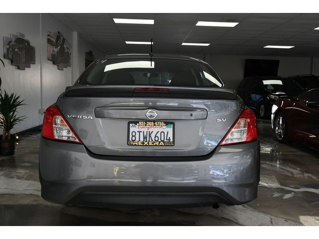 GRAY, 2018 NISSAN VERSA Thumnail Image 5