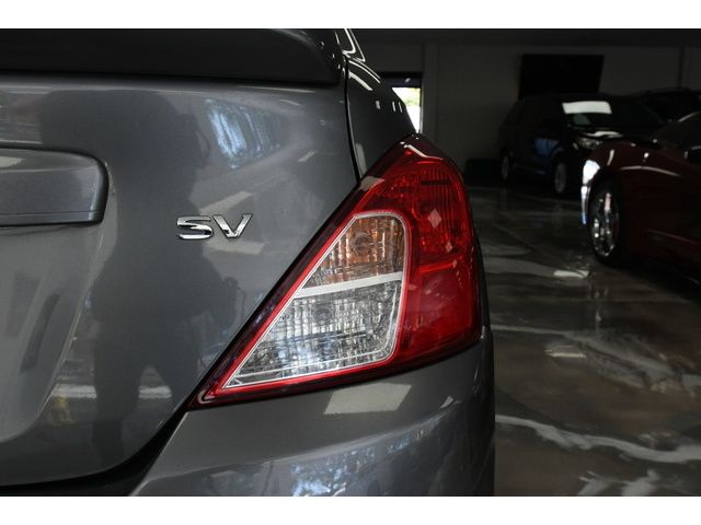 GRAY, 2018 NISSAN VERSA Thumnail Image 9