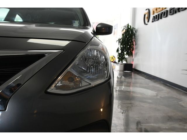 GRAY, 2018 NISSAN VERSA Thumnail Image 11