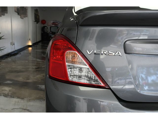 GRAY, 2018 NISSAN VERSA Thumnail Image 12