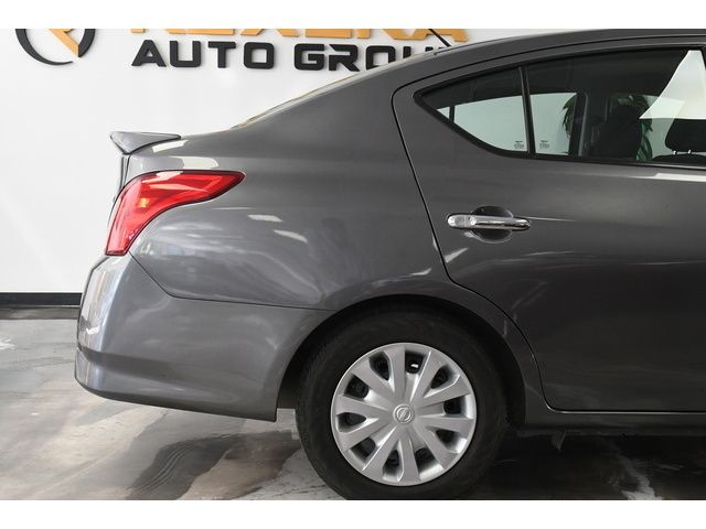 GRAY, 2018 NISSAN VERSA Thumnail Image 17