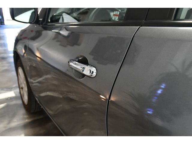 GRAY, 2018 NISSAN VERSA Thumnail Image 18