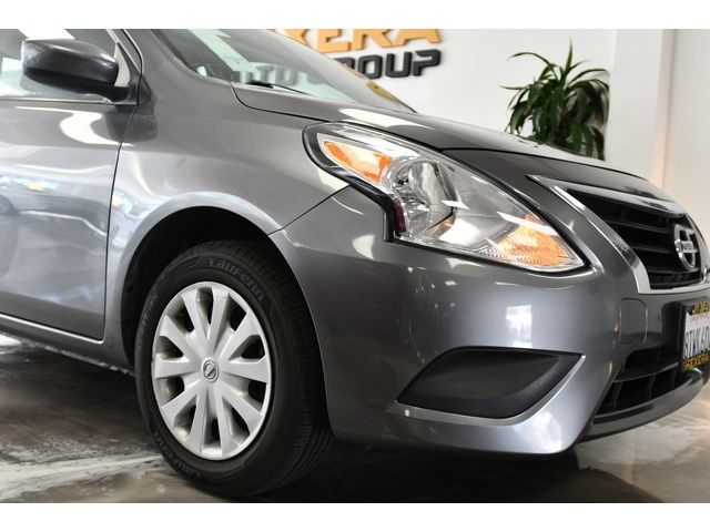 GRAY, 2018 NISSAN VERSA Thumnail Image 19