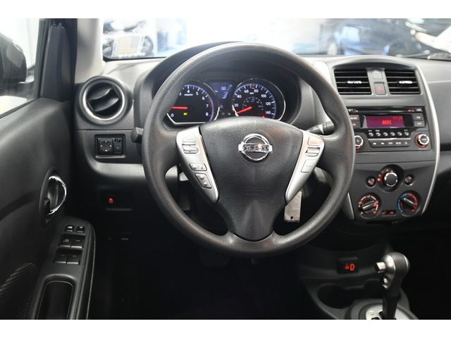 GRAY, 2018 NISSAN VERSA Thumnail Image 32